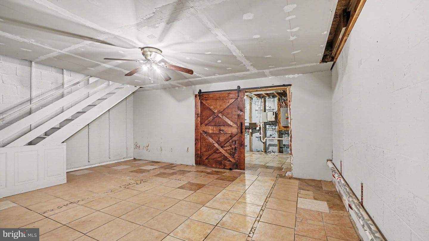 909 Boundary Court photo 26