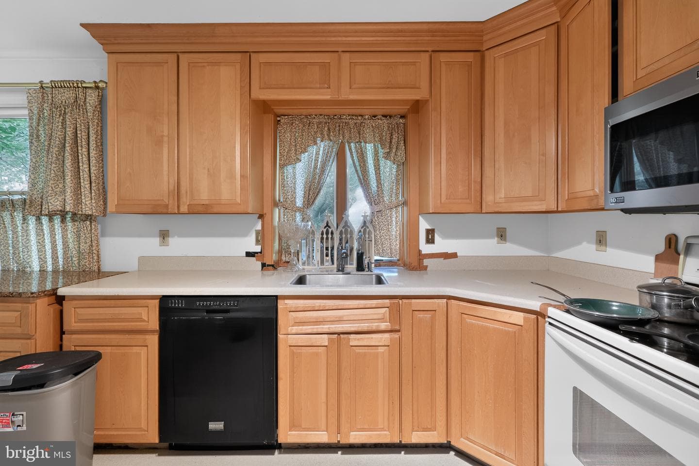 1 Lynn Boulevard photo 10