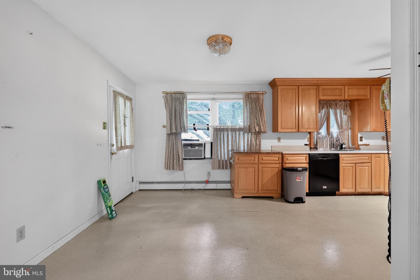 1 Lynn Boulevard photo 14