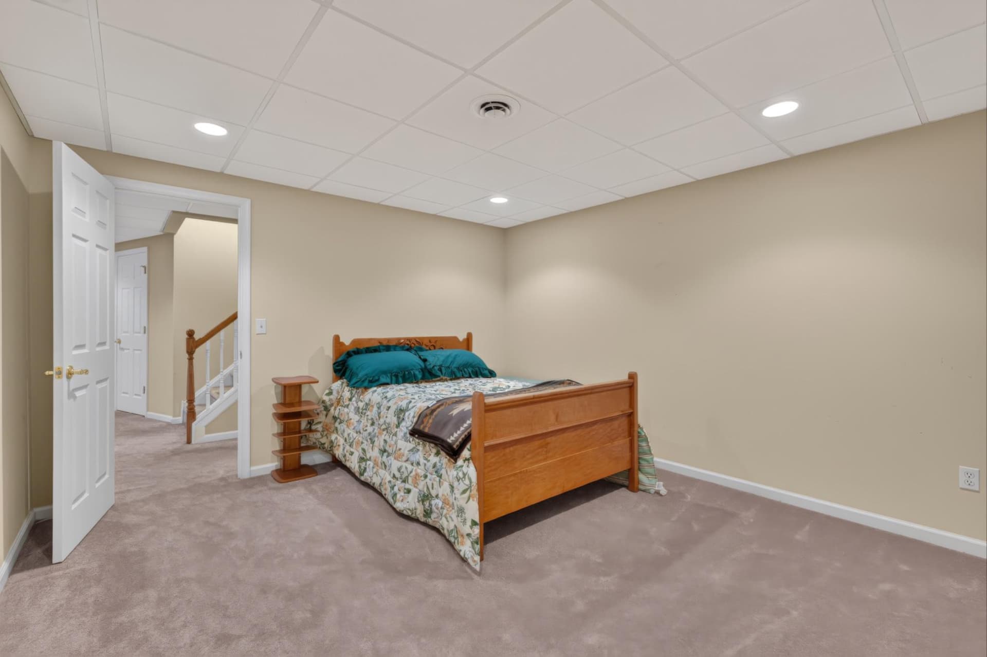 315 Carlisle Drive photo 33
