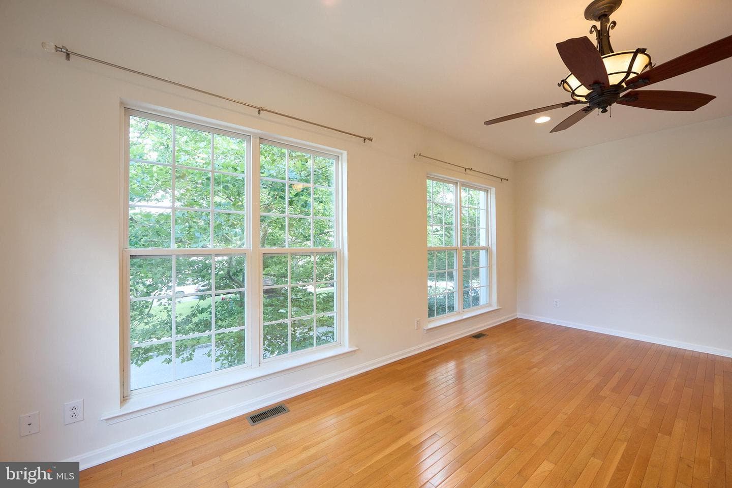 1937 Cavalier Lane photo 12