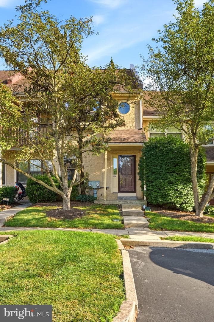 219 Smallwood Court #219, West Chester