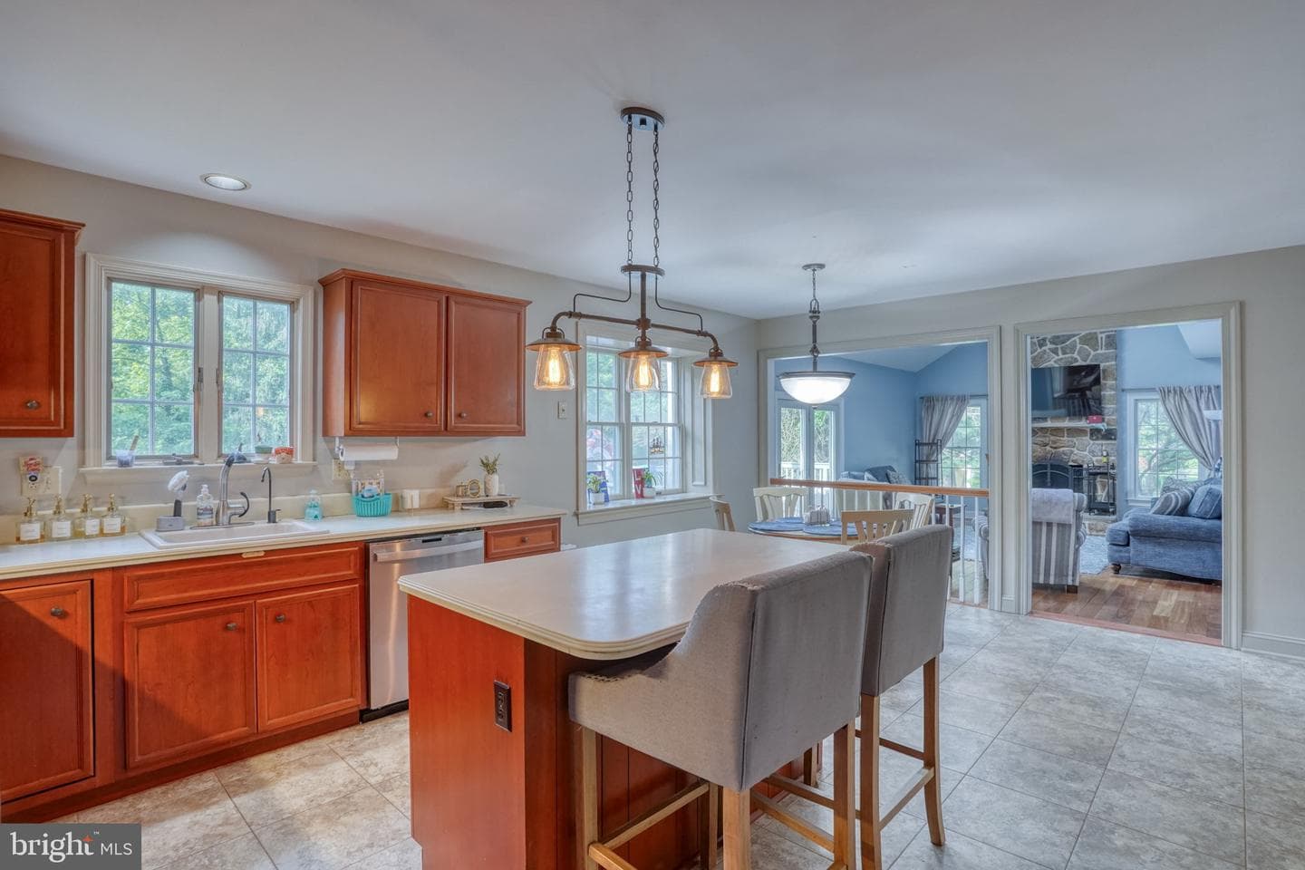 200 Derby Lane photo 21