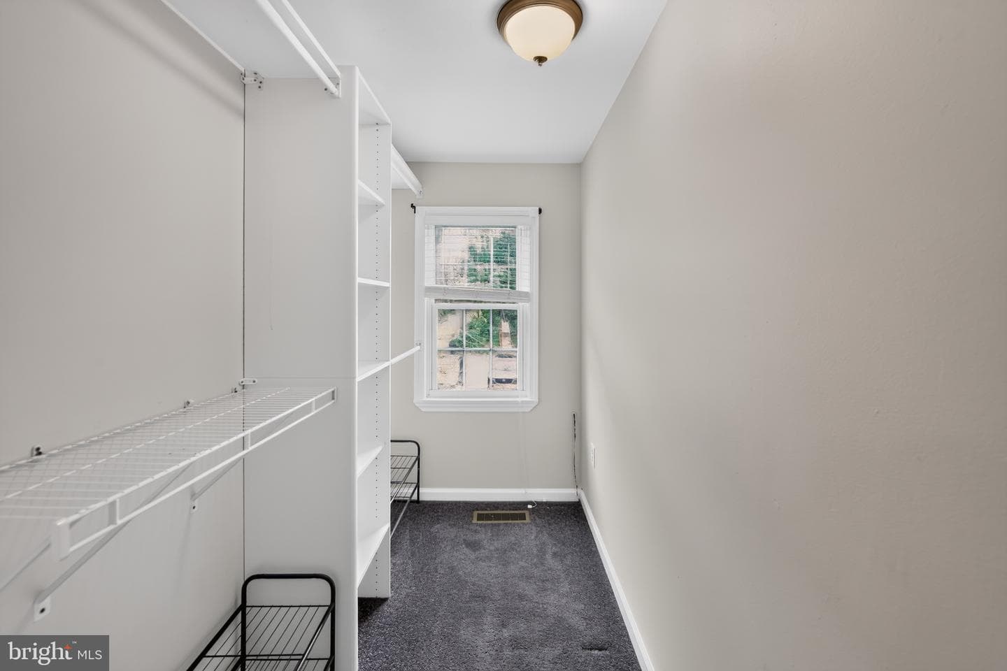 229 E Market Street photo 14