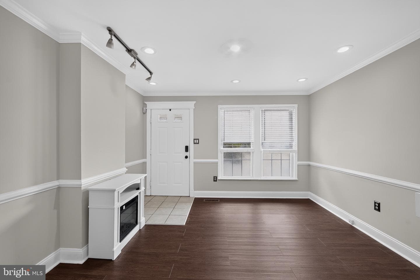 229 E Market Street photo 4