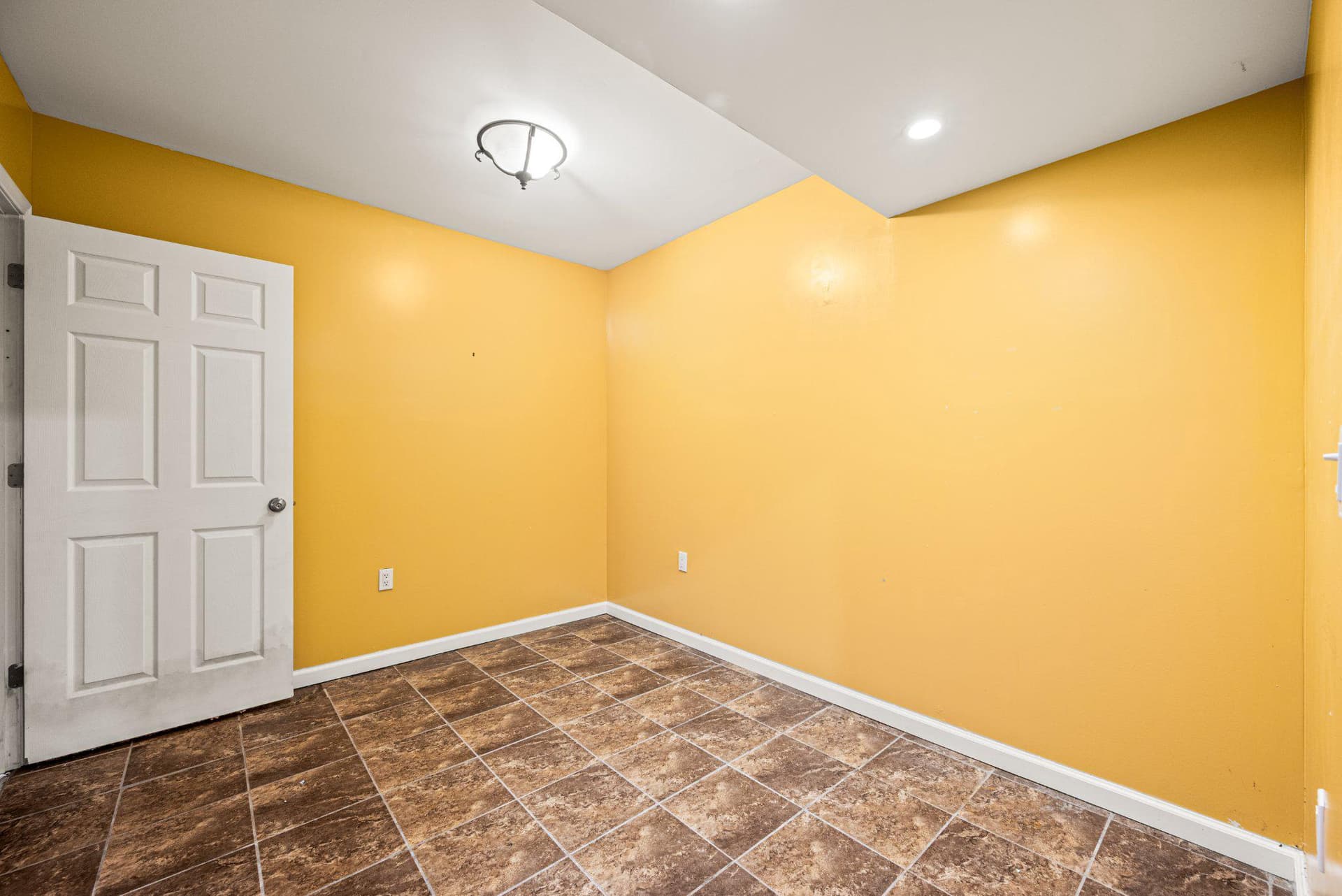 102 Montgomery Drive photo 29