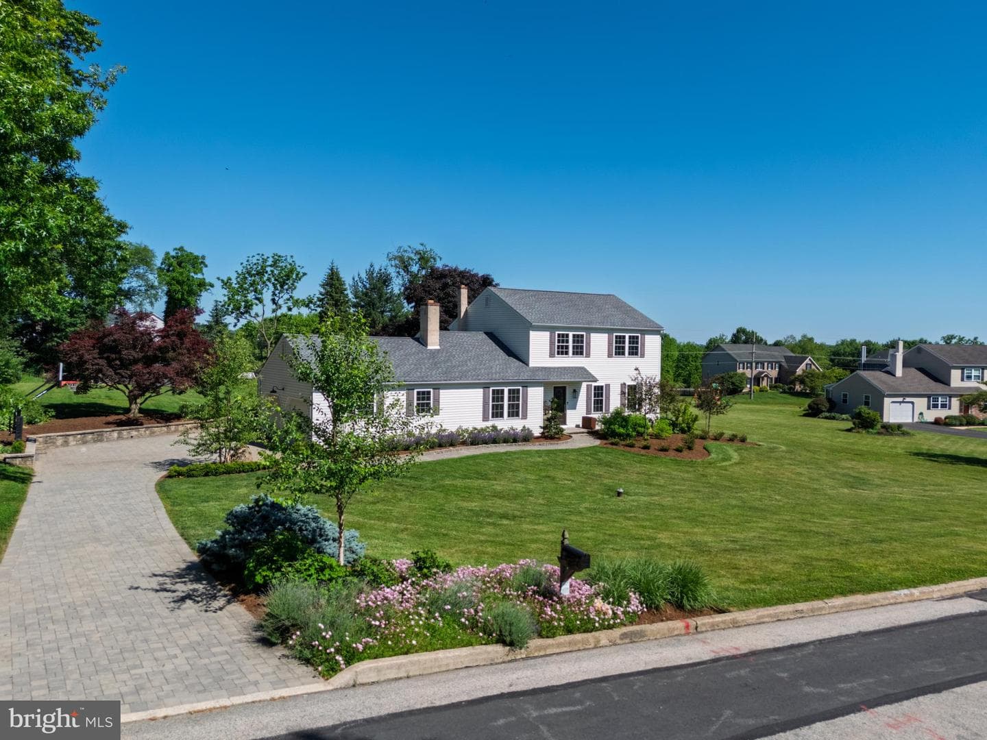 7 Carriage Drive photo 33