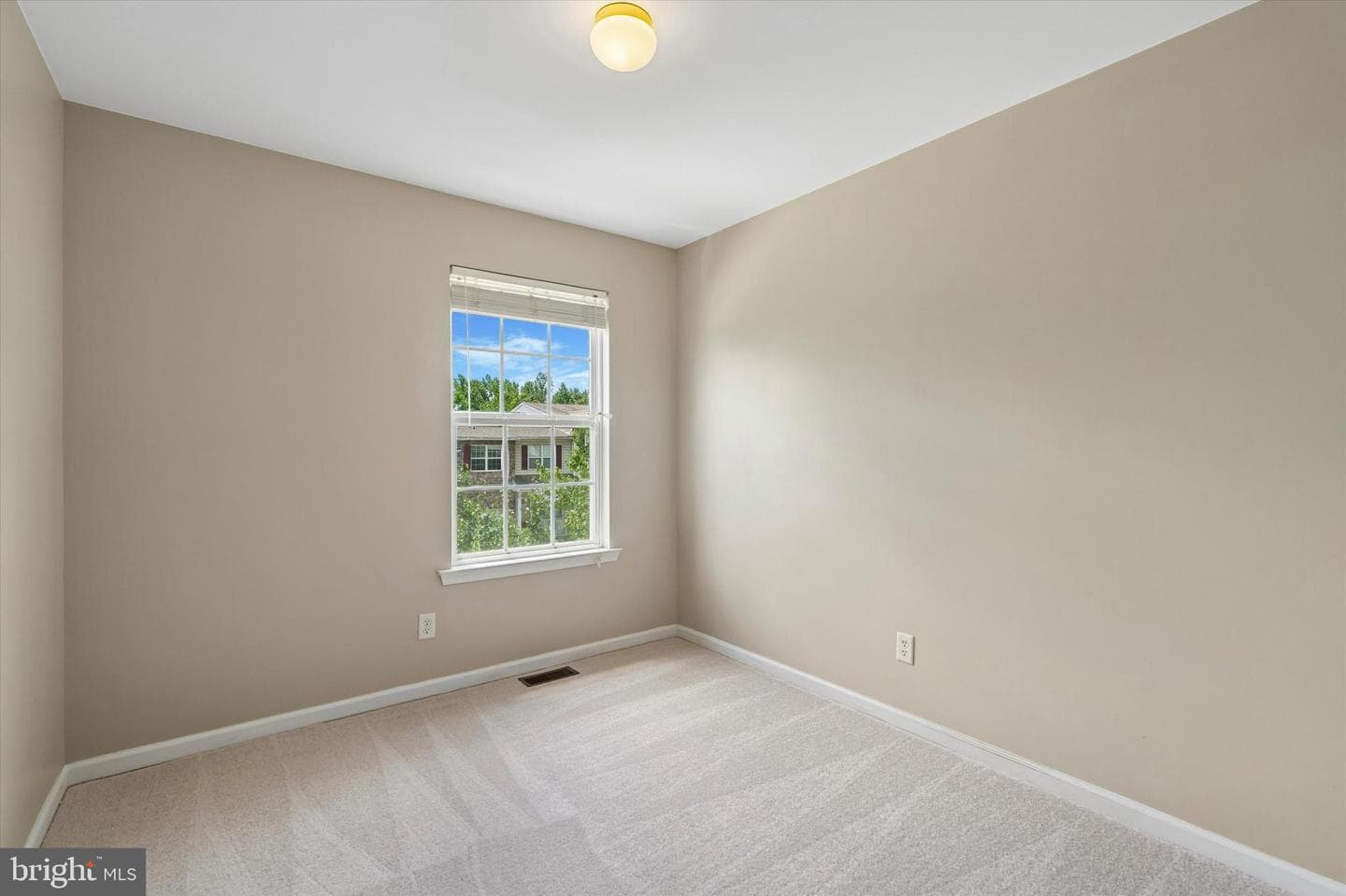 278 Yorktown Court photo 20