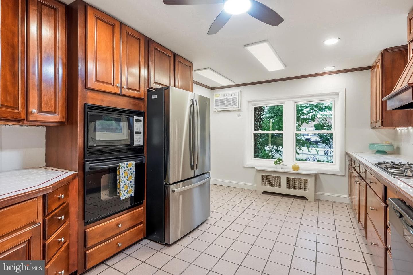 610 W Market Street photo 12