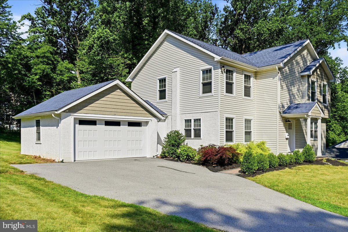 17 Lizbeth Lane, Berwyn