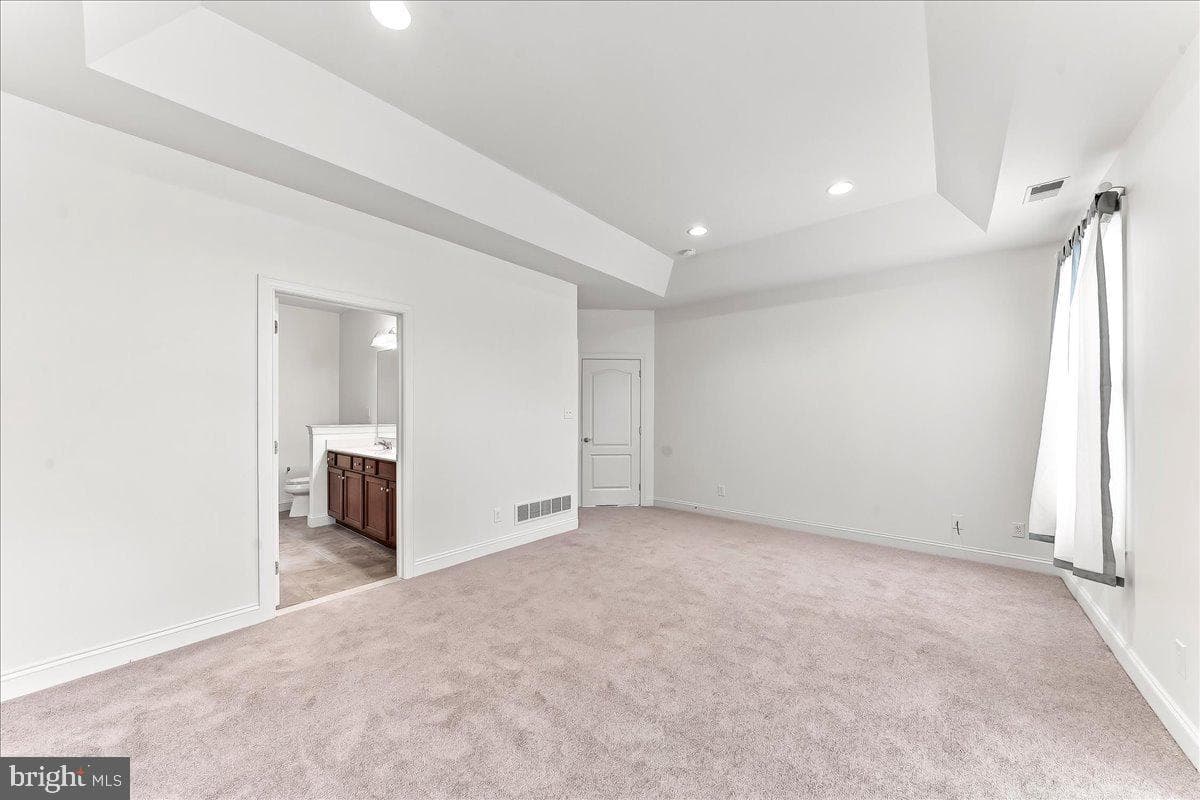 207 Hendrickson Lane photo 19