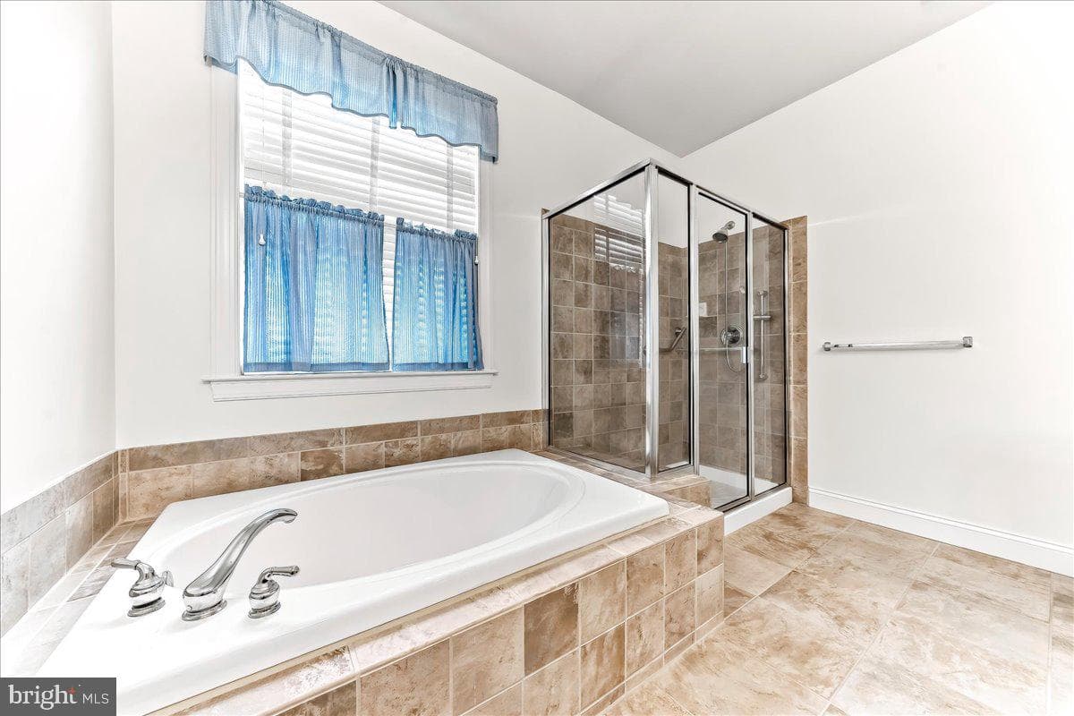 207 Hendrickson Lane photo 21