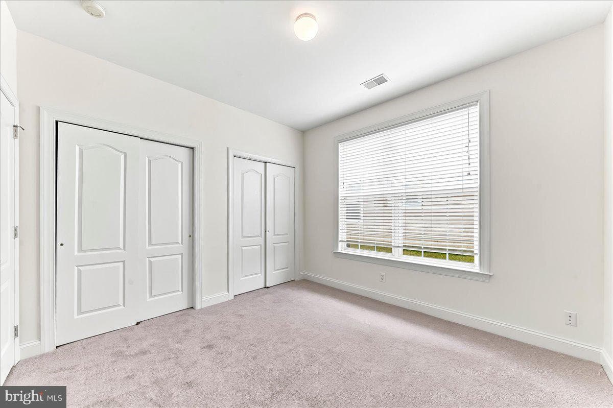207 Hendrickson Lane photo 28
