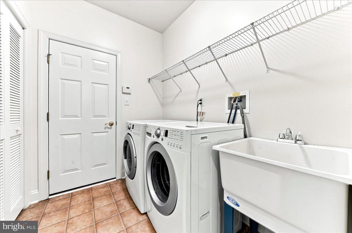 207 Hendrickson Lane photo 30