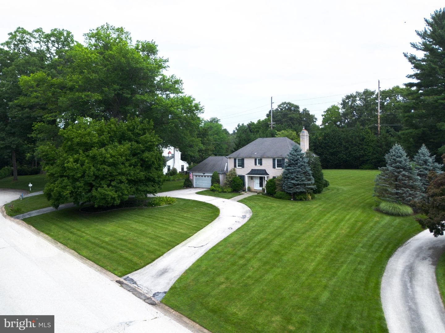 305 Continental Drive photo 13