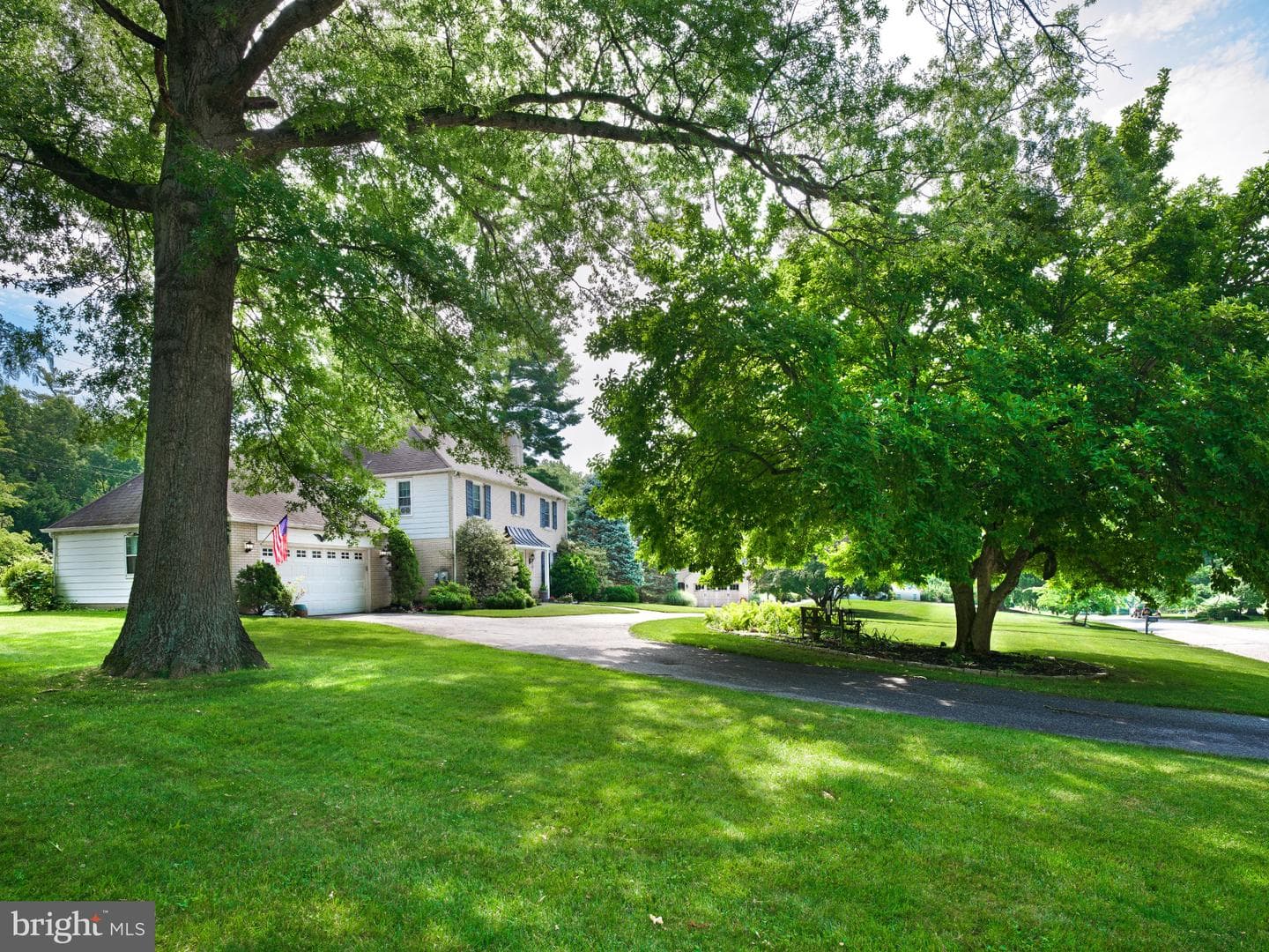305 Continental Drive photo 4