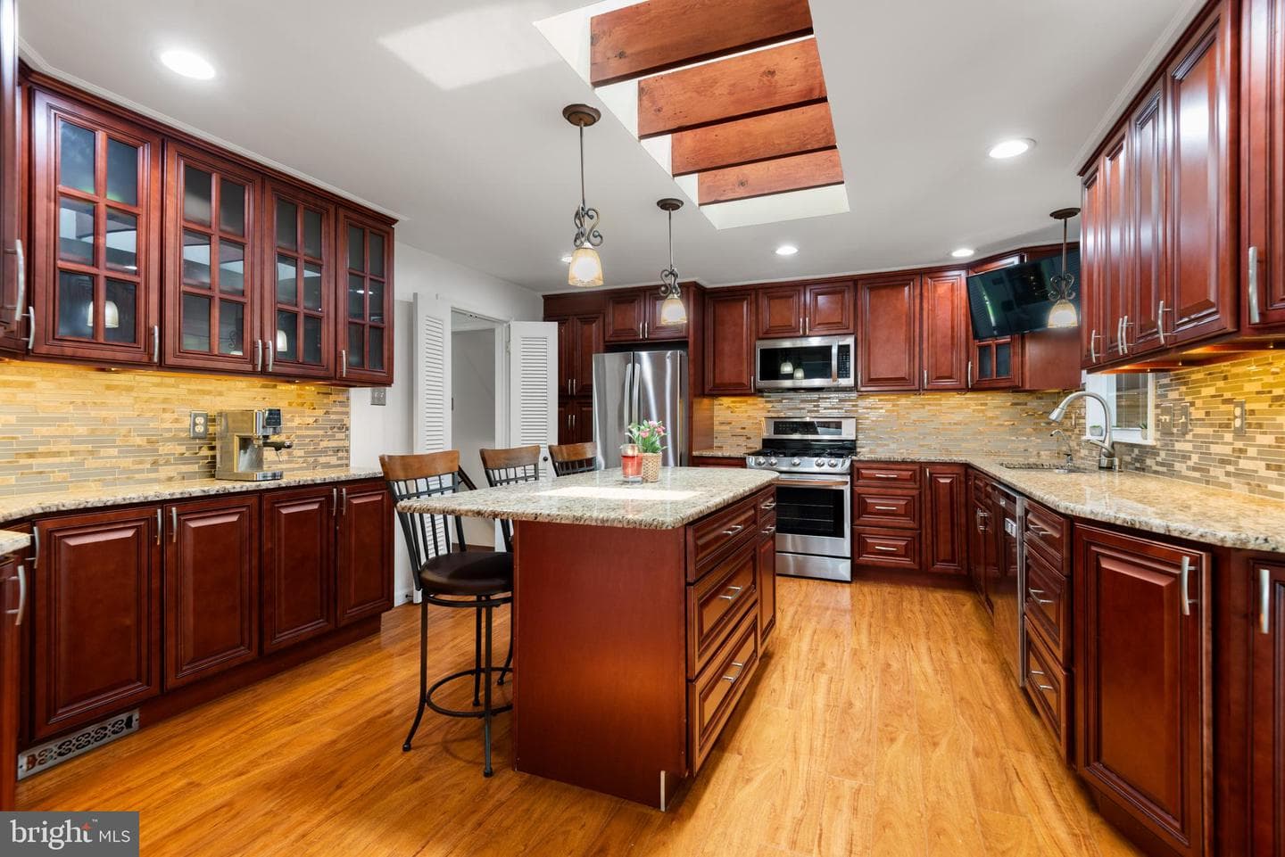 1291 Thomas Road photo 11