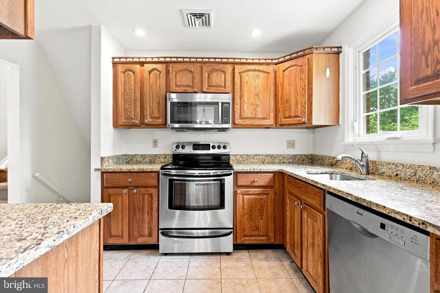 303 Landsende Road photo 10
