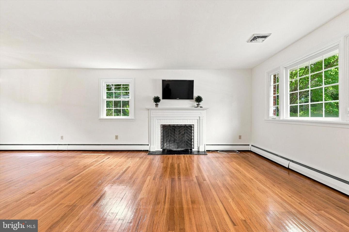 303 Landsende Road photo 6