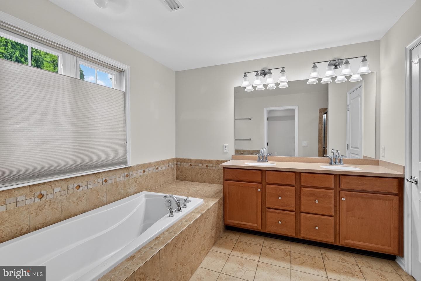 228 N Caldwell Circle photo 38