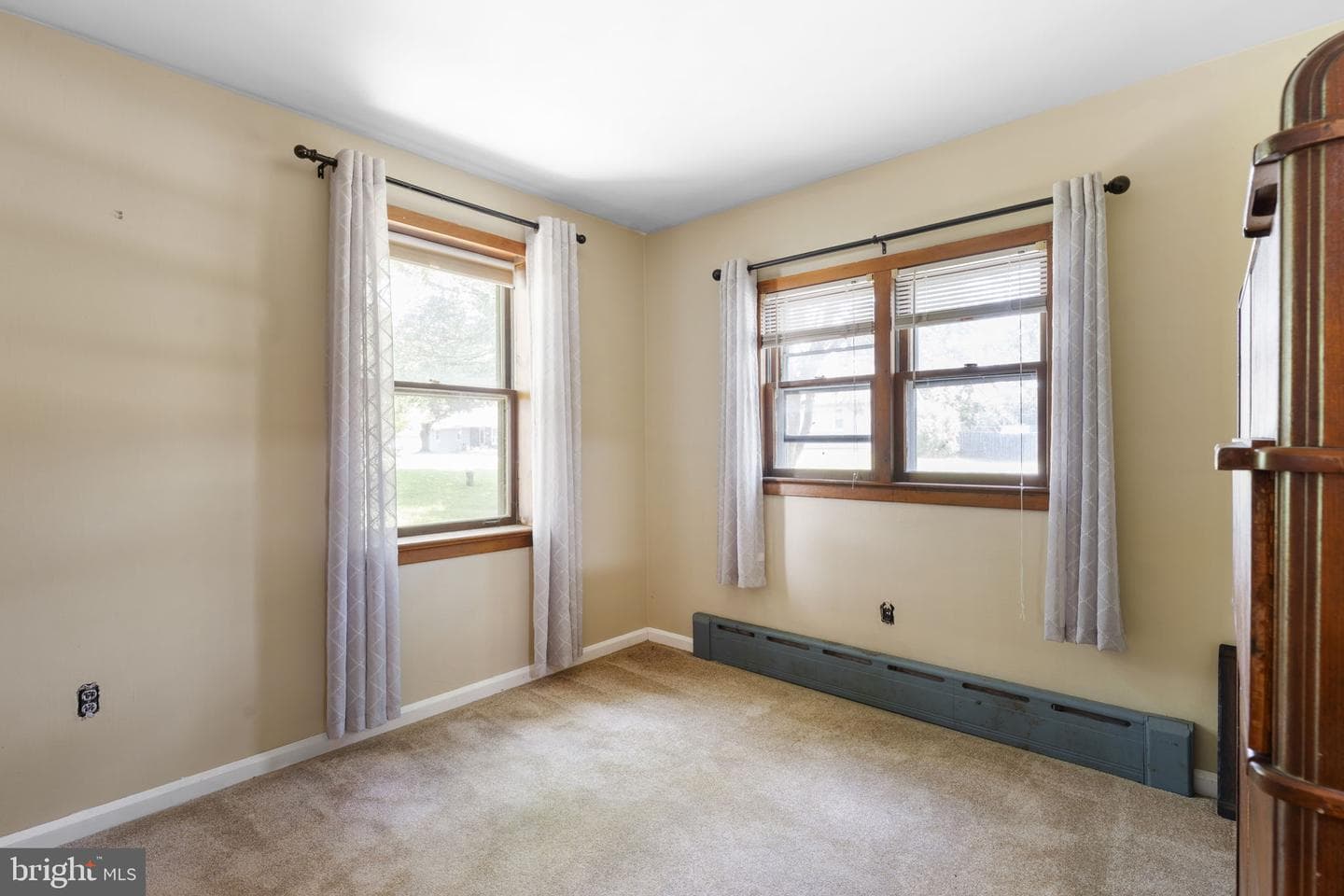 250 Watson Avenue photo 20