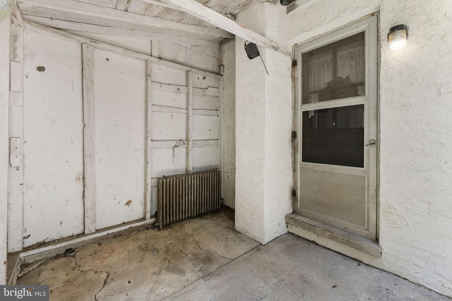 250 Watson Avenue photo 29