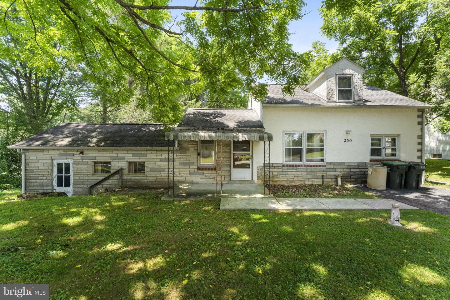 250 Watson Avenue photo 5