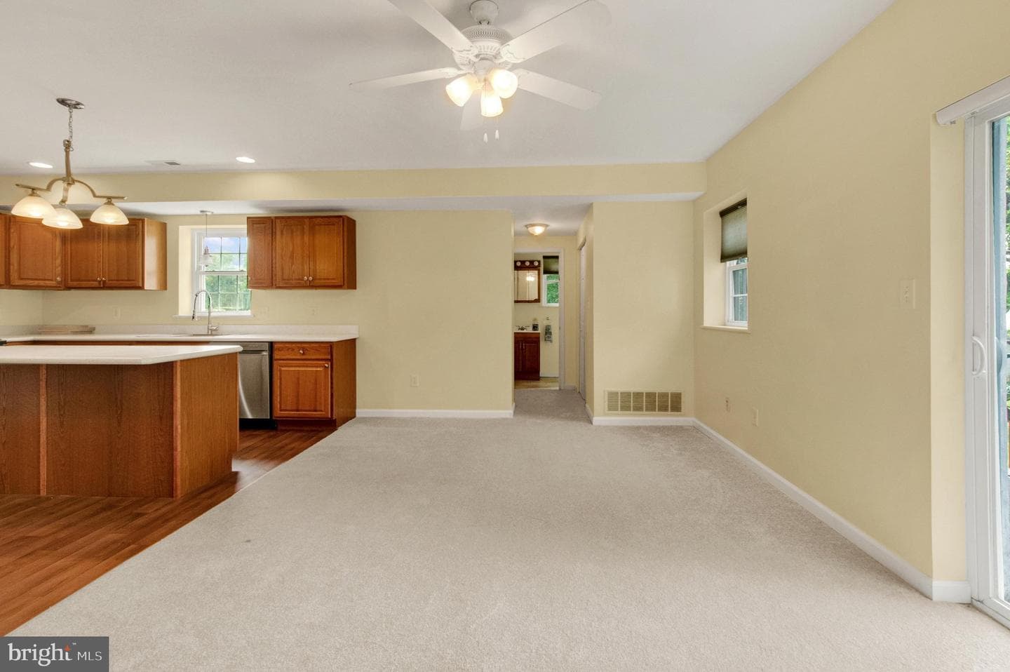 1305 Stirling Street photo 13