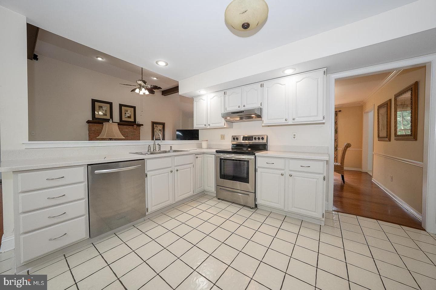 842 Penns Way photo 14