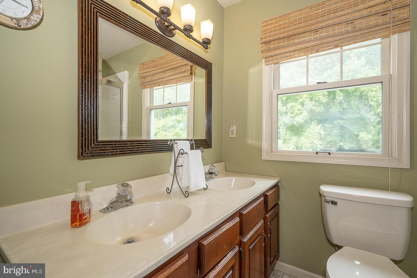 842 Penns Way photo 29