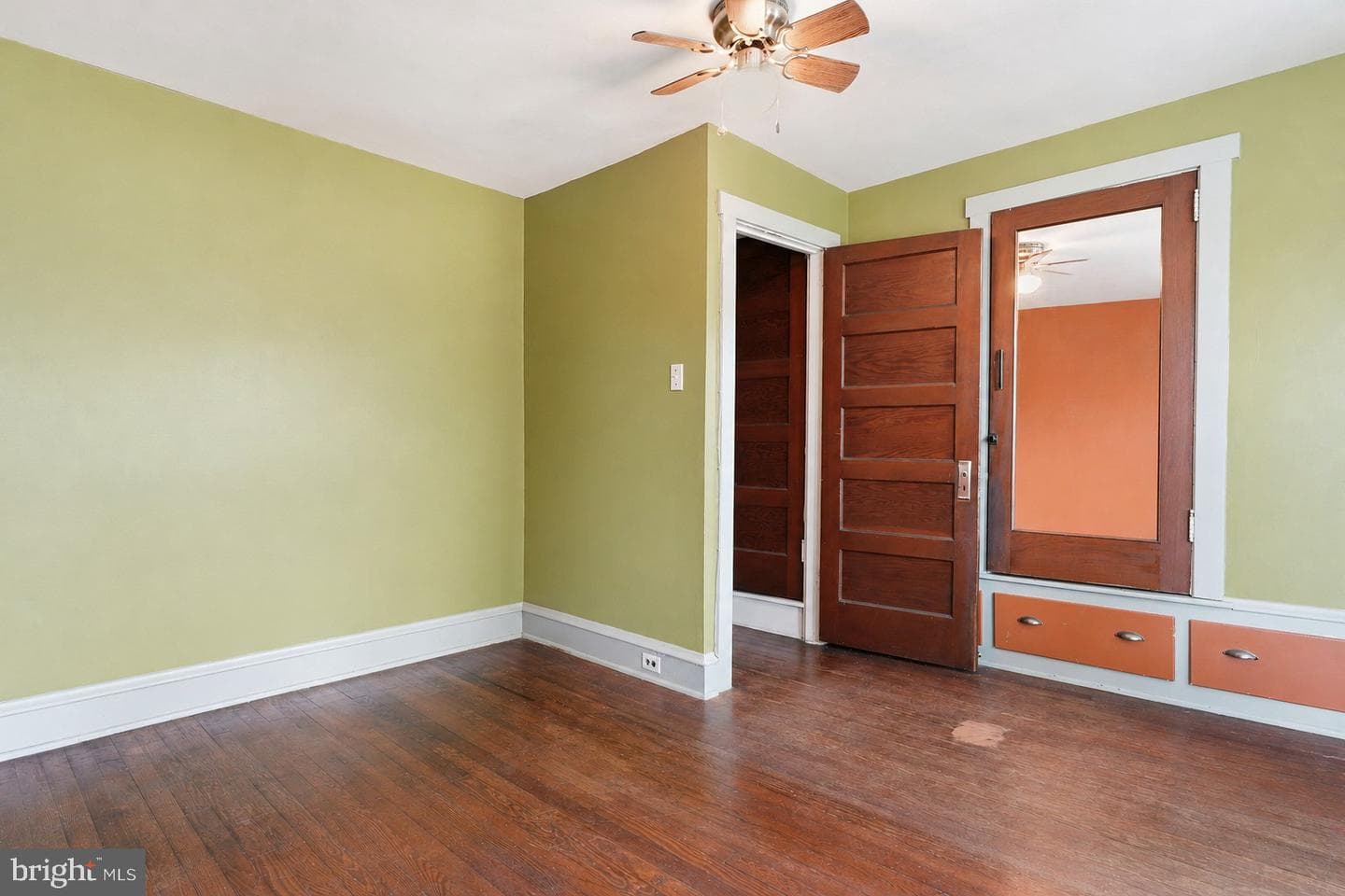 107 E Main Street photo 19