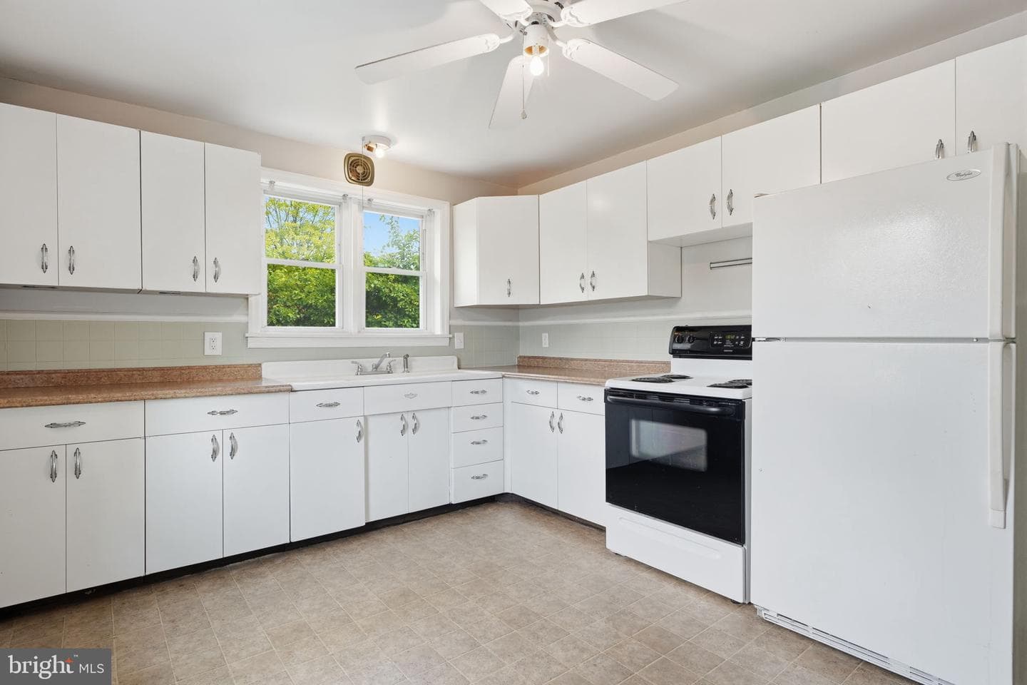 107 E Main Street photo 43