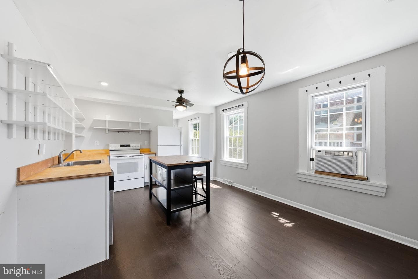 27 Spruce Street photo 8