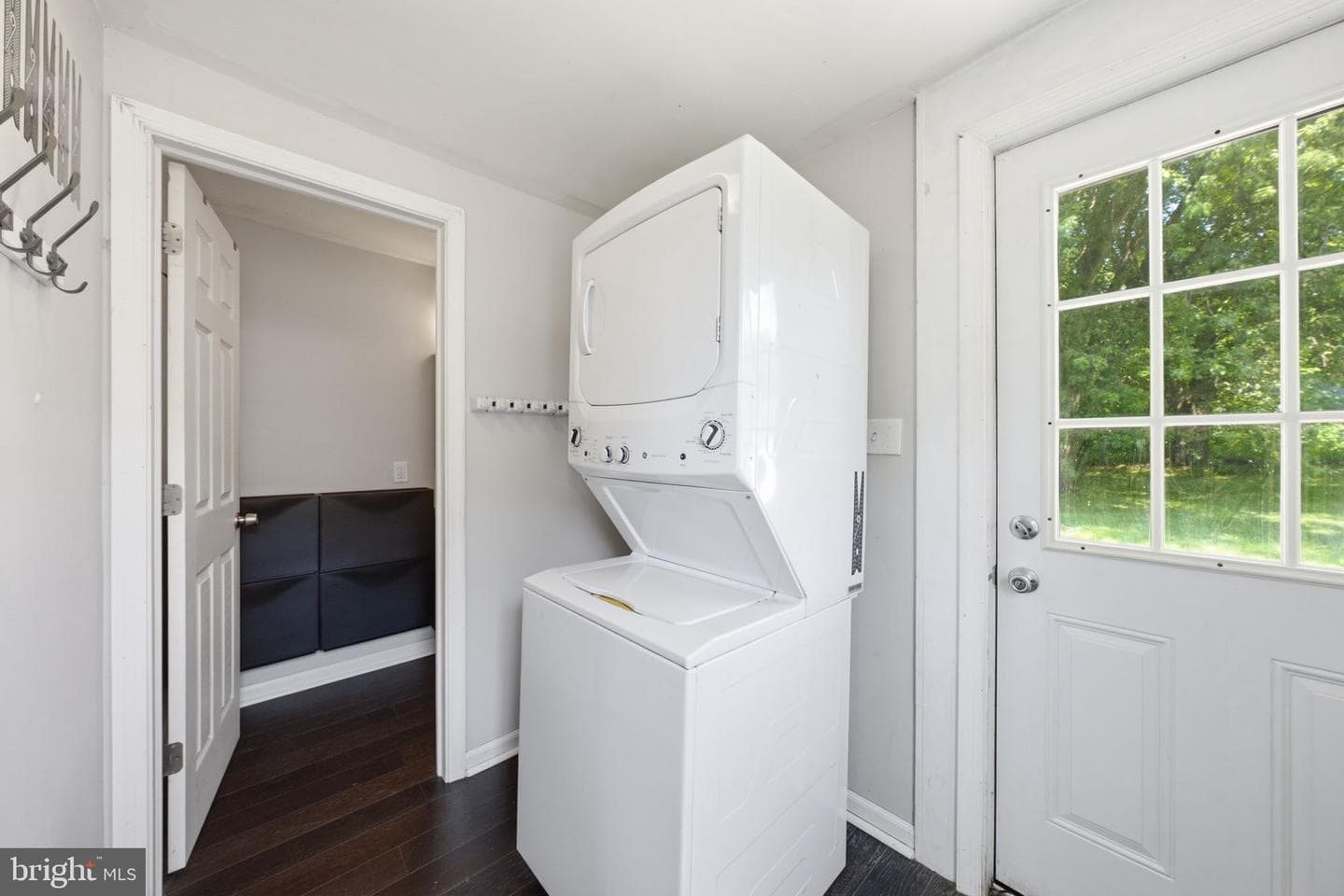 27 Spruce Street photo 9