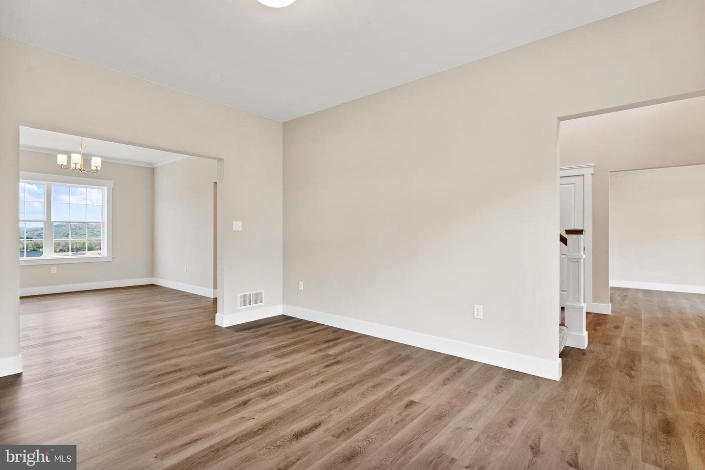 4487 Continental Drive photo 11