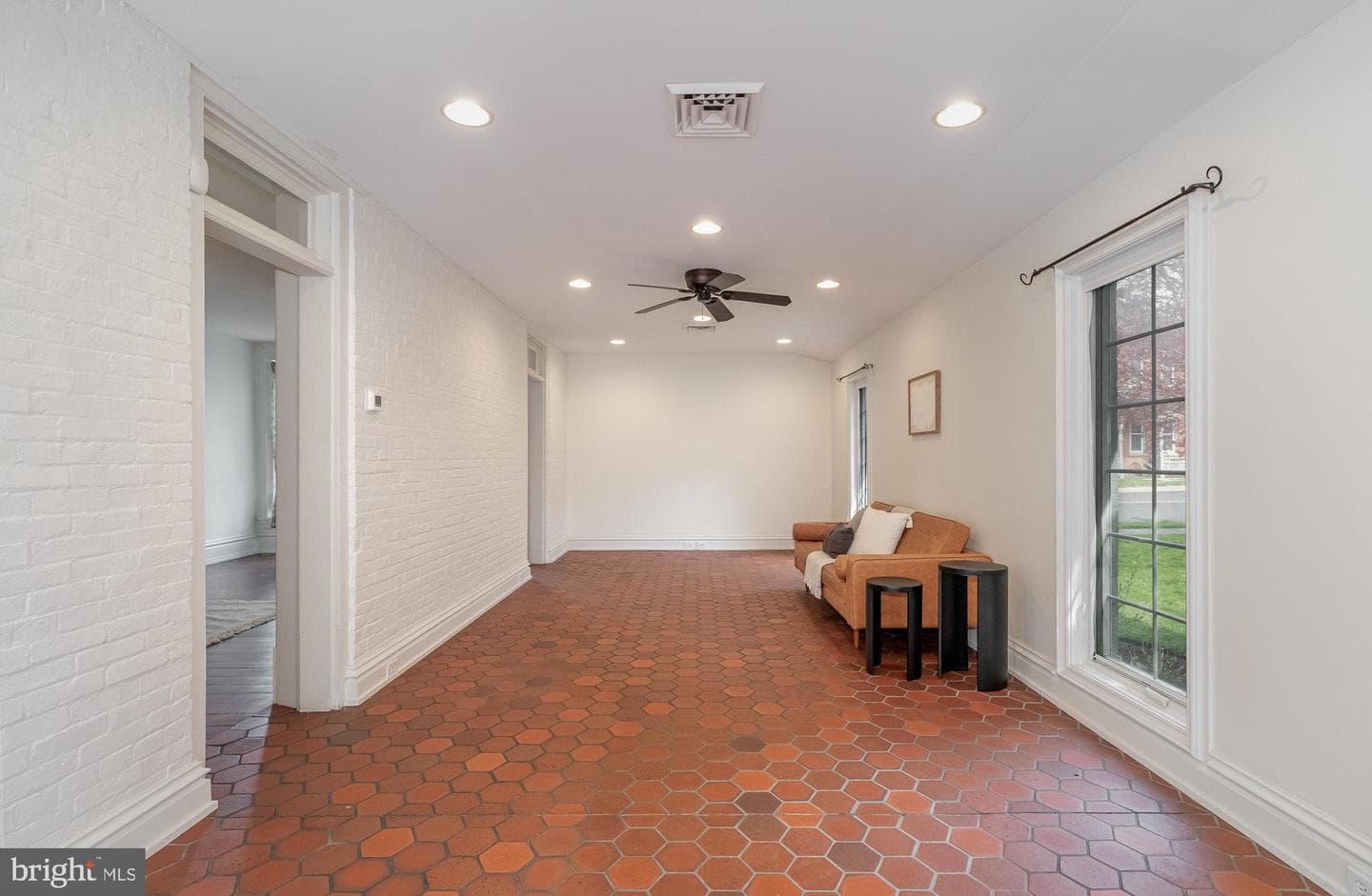 308 E Derry Road photo 11
