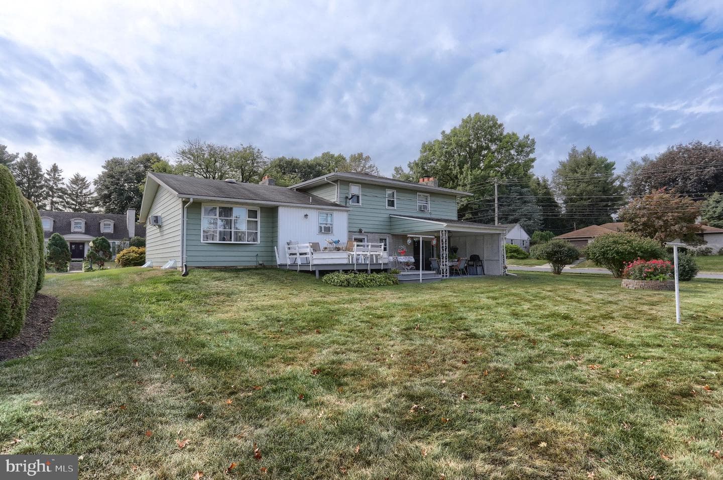 81 Locust Avenue photo 19