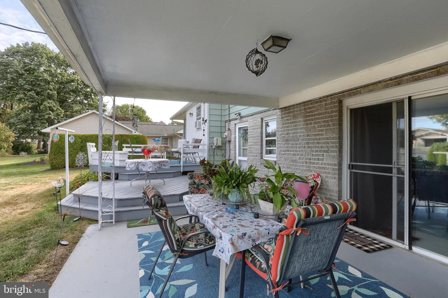 81 Locust Avenue photo 22