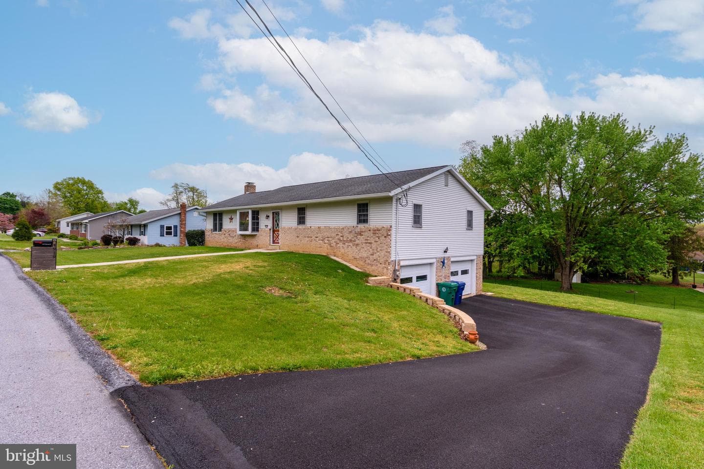 4919 Bretney Drive photo 2