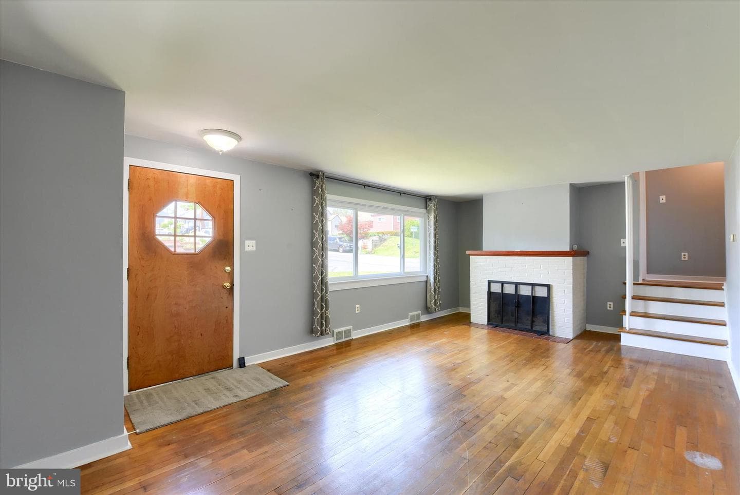 139 Hollywood Drive photo 11