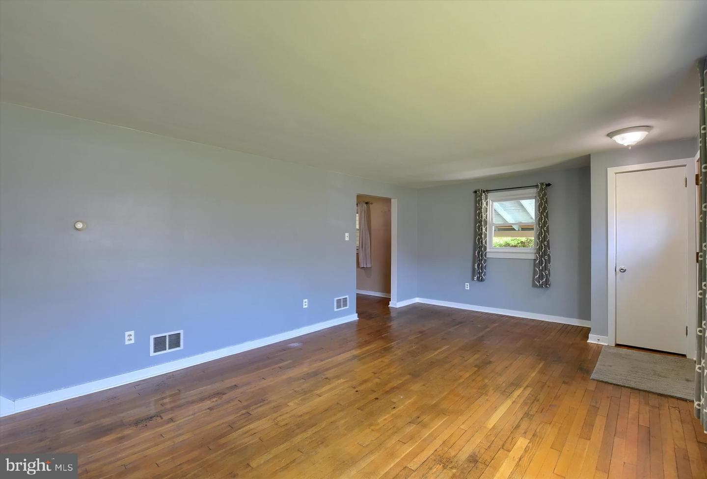 139 Hollywood Drive photo 12