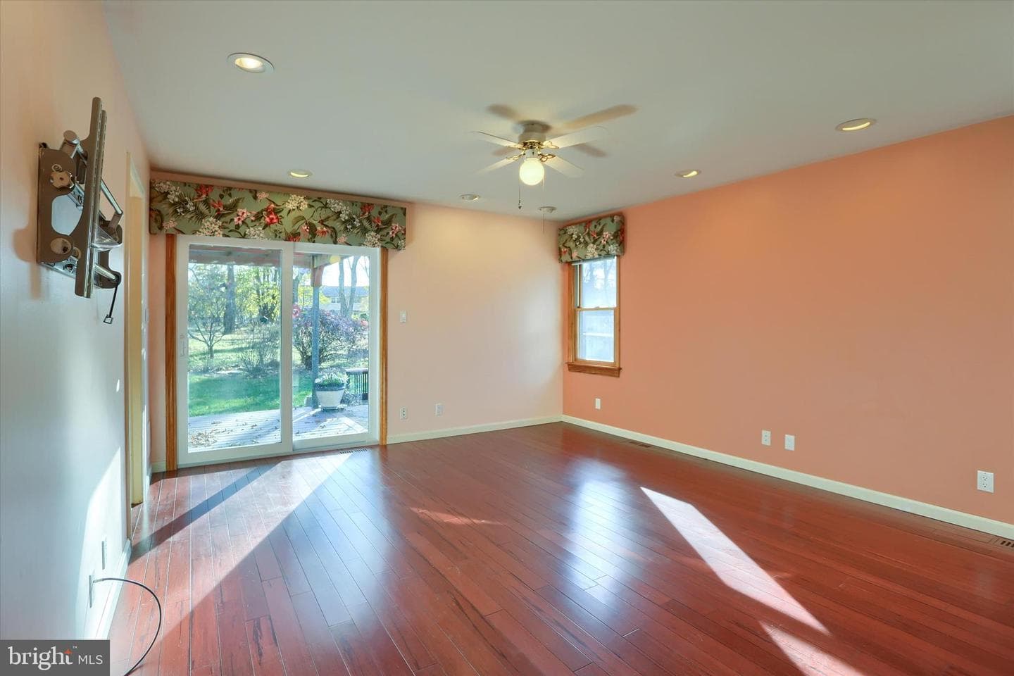 211 Frederick Street photo 29