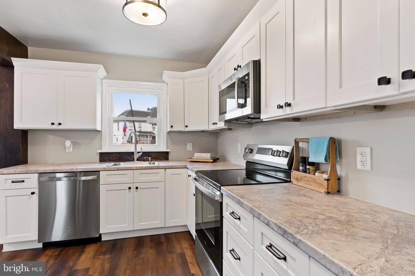 3102 Schoolhouse Lane photo 5