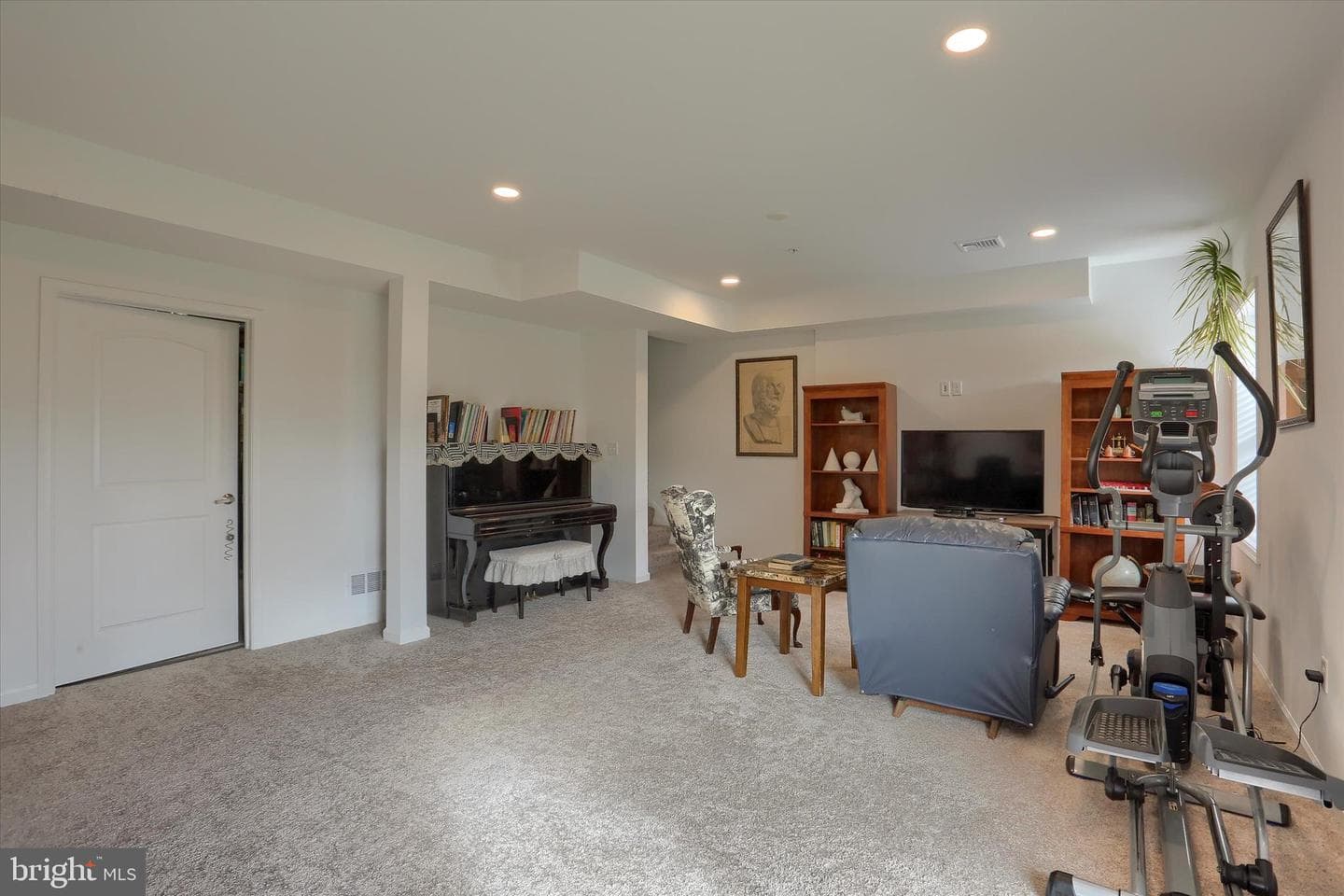 7407 Red Oak Ct photo 28
