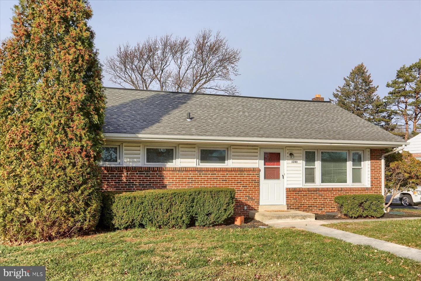 3240 Cloverfield Road photo 2