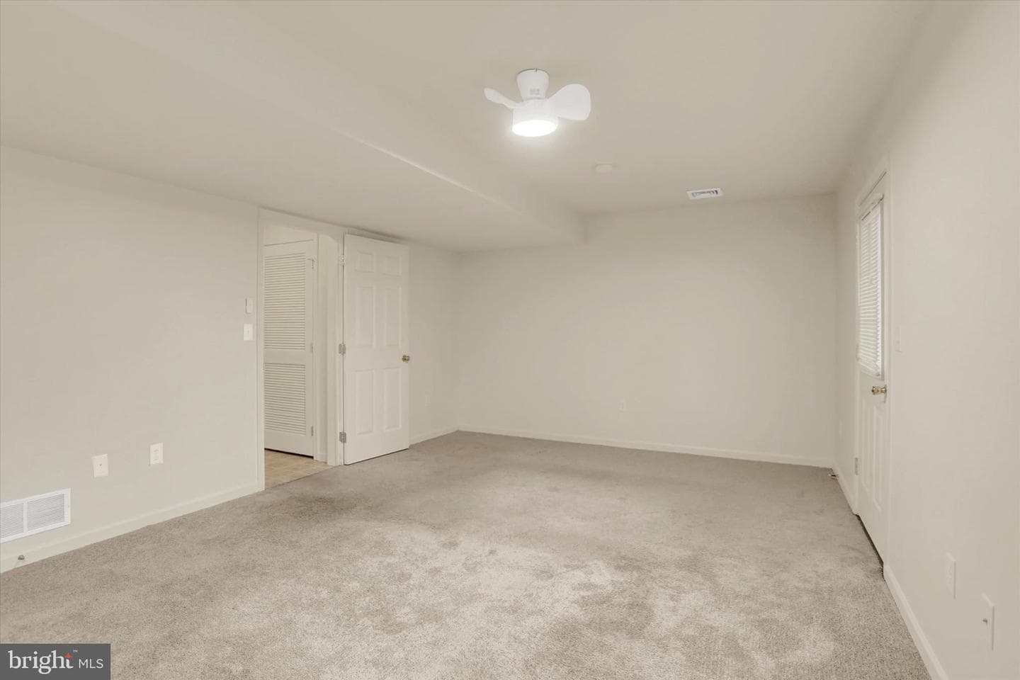 9089 Joyce Lane photo 14