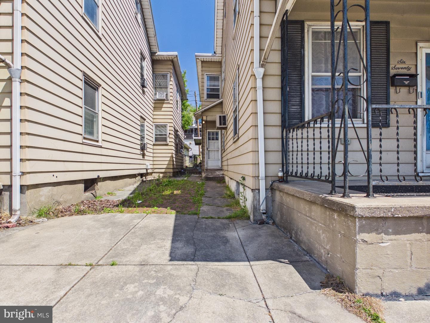 673 S Front Street photo 5