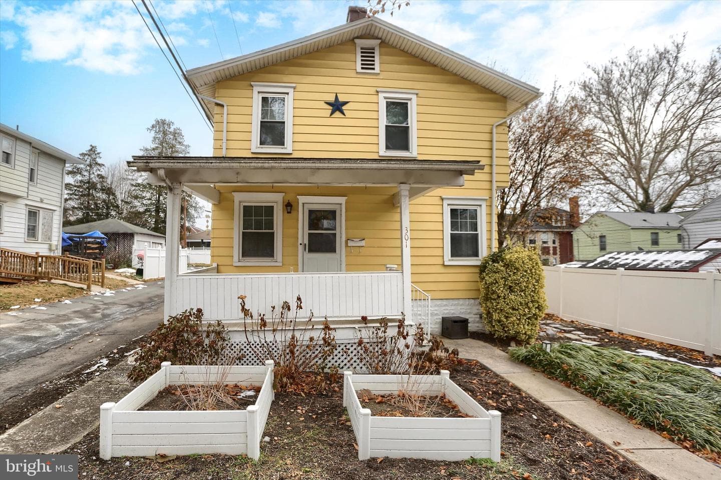 301 Swan Street