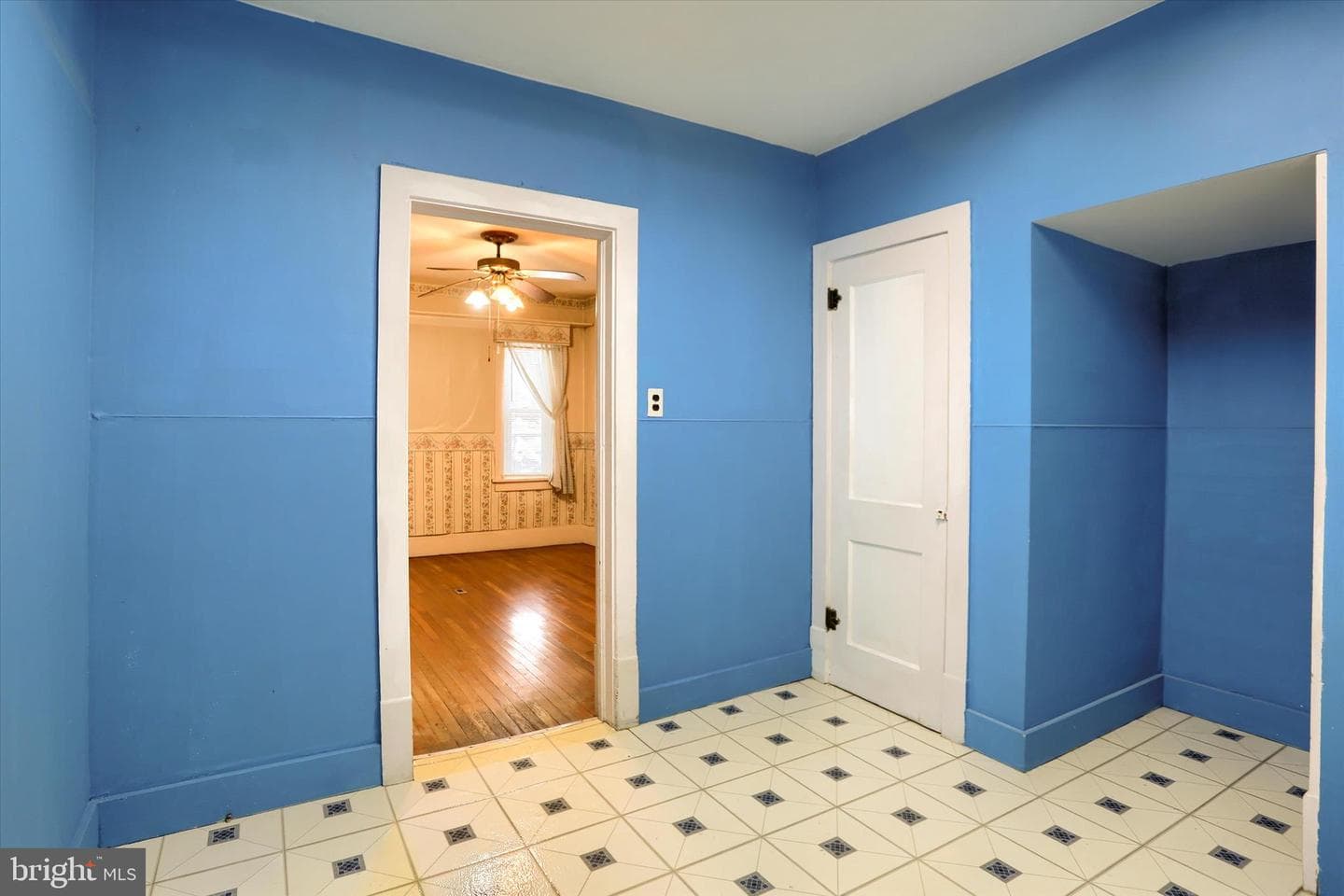301 Swan Street photo 14
