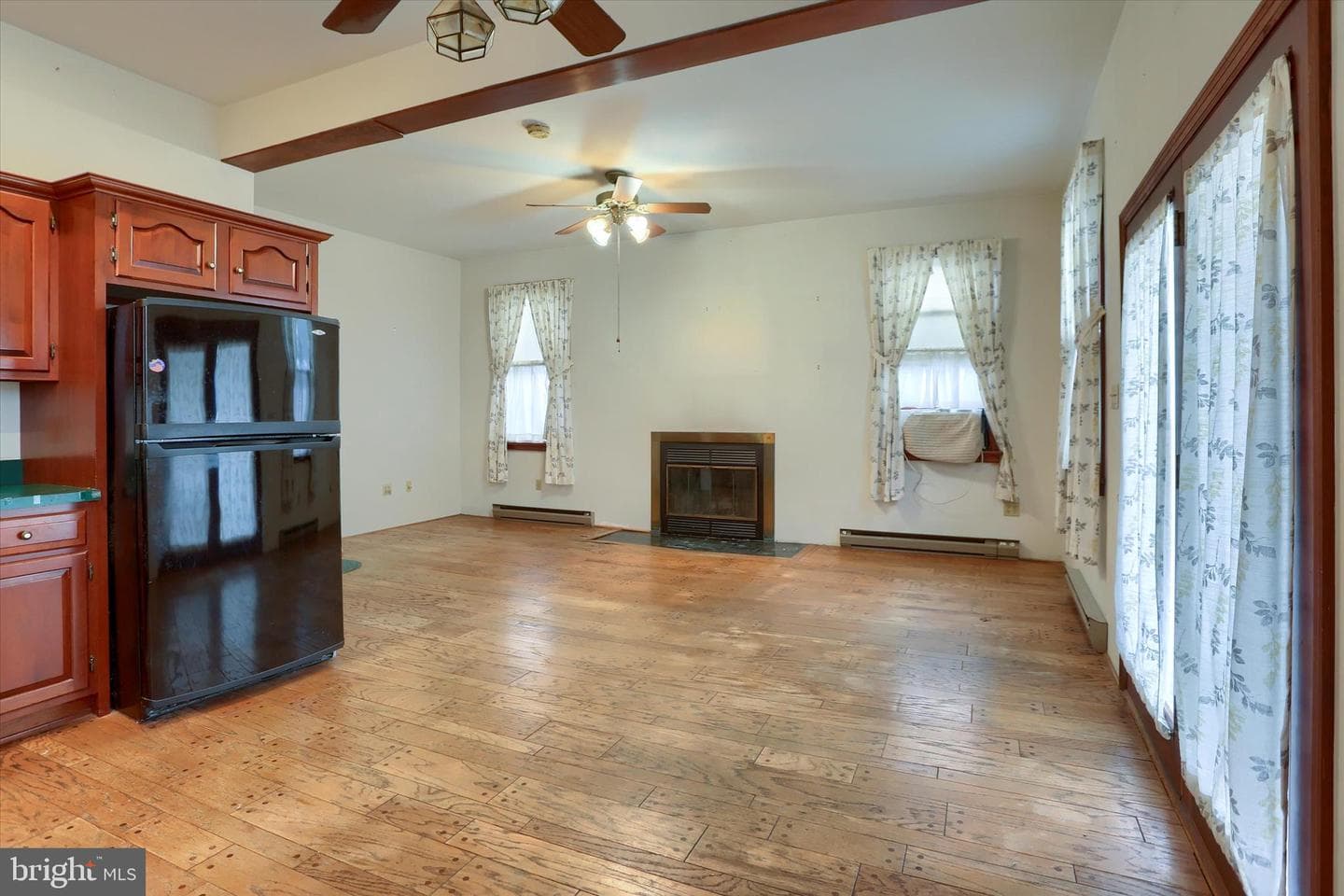 301 Swan Street photo 23